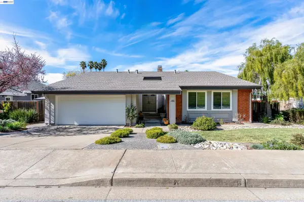 38821 Canyon Heights Dr, Fremont, CA 94536