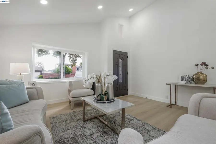 34858 Starling Dr, Union City, CA 94587 - #3