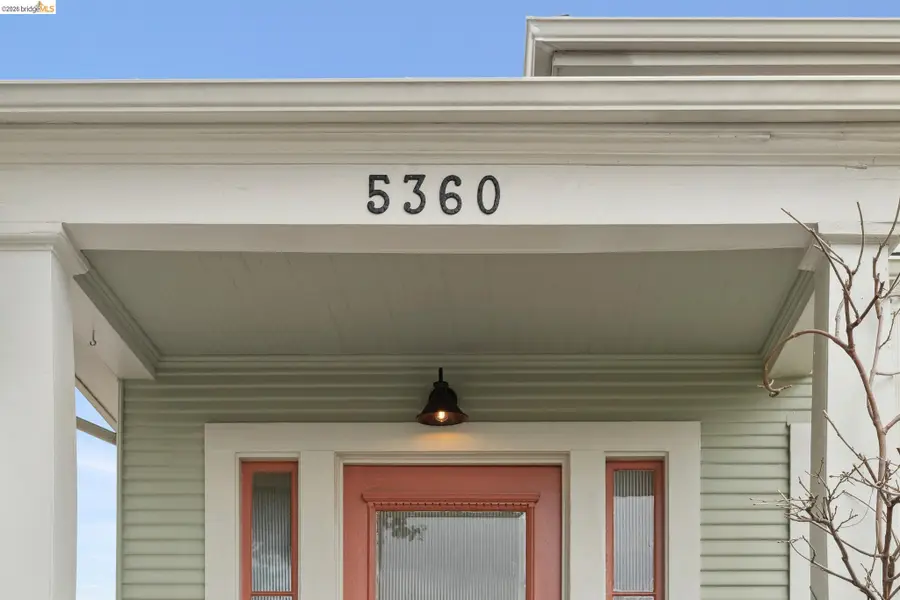5360 Locksley Ave, Oakland, CA 94618 - #3