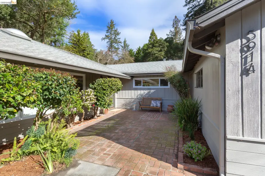 5914 Thornhill Drive, Oakland, CA 94611 - #2