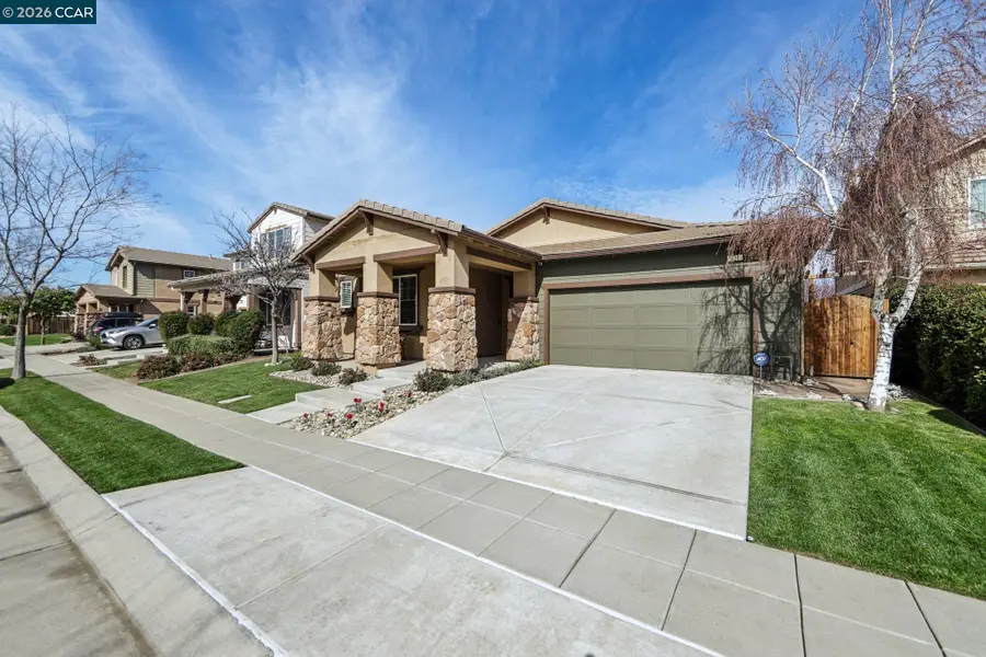 421 W Gravino Dr, Tracy, CA 95391 - #2