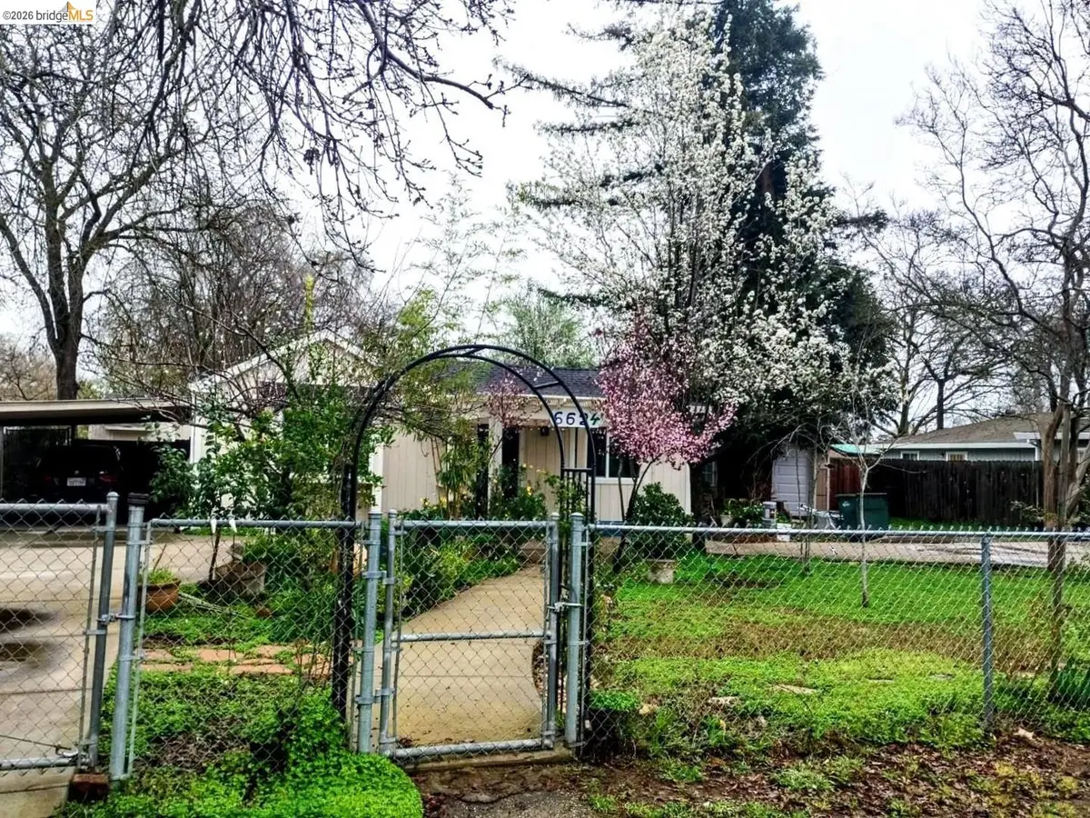 6624 5th St, Rio Linda, CA 95673 - #1