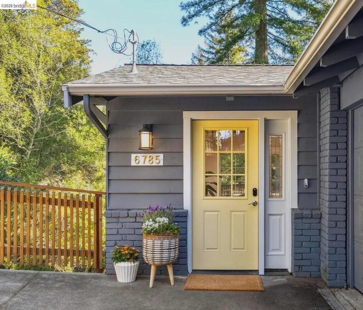 6785 Aitken Dr, Oakland, CA 94611 - #1