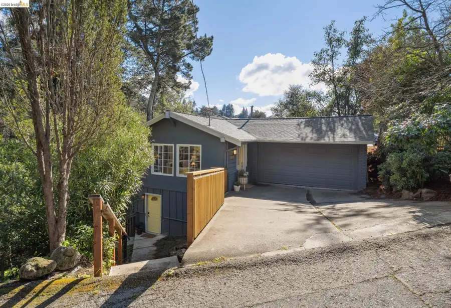 6785 Aitken Dr, Oakland, CA 94611 - #2