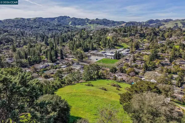 Park Lane Dr, Orinda, CA 94563