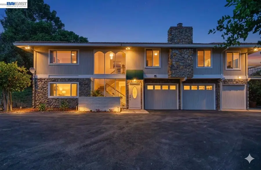 536 Golf Club Rd, Pleasant Hill, CA 94523 - #2