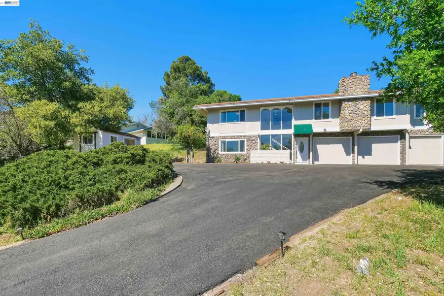 536 Golf Club Rd, Pleasant Hill, CA 94523 - #3