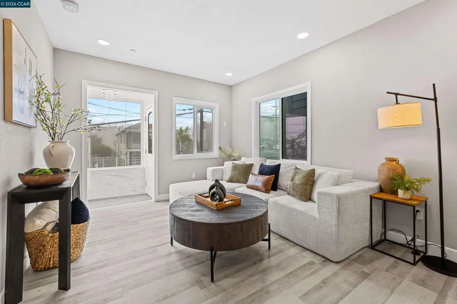 390 Guttenberg St, Daly City, CA 94014 - #2