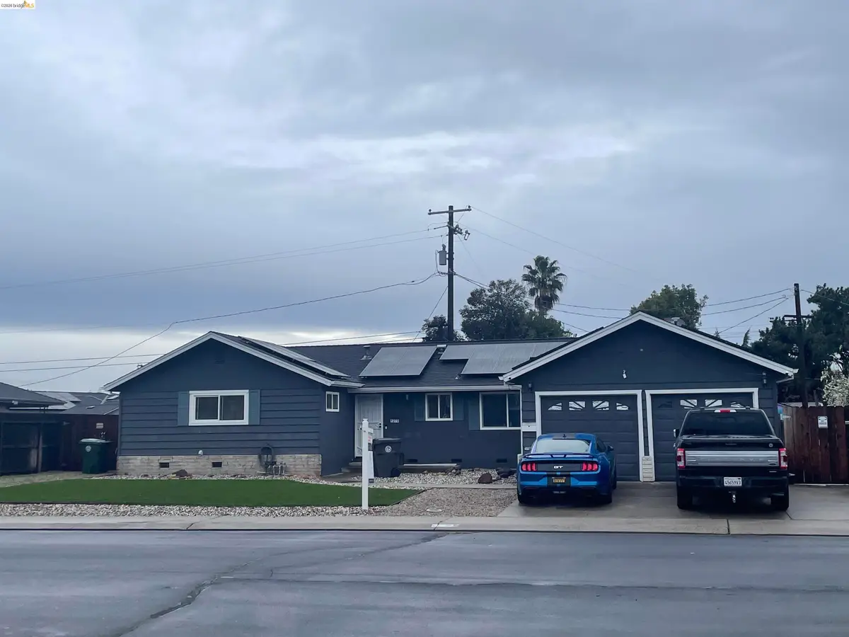 1275 Armstrong Dr, Manteca, CA 95336 - #1