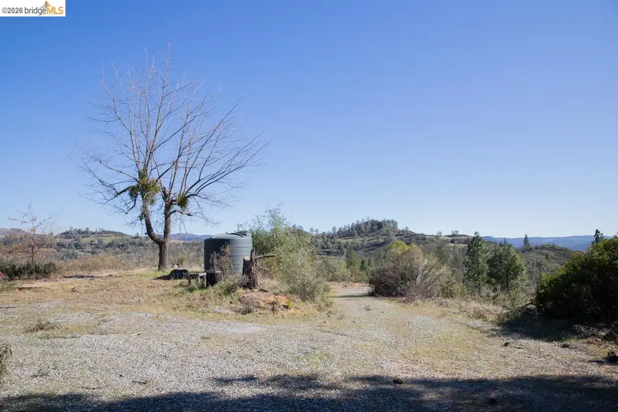 7329 Eagleview Dr., Mountain Ranch, CA 95246 - #3