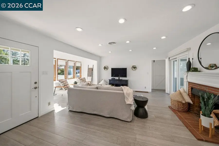 1531 Garcez Dr, Concord, CA 94521 - #2