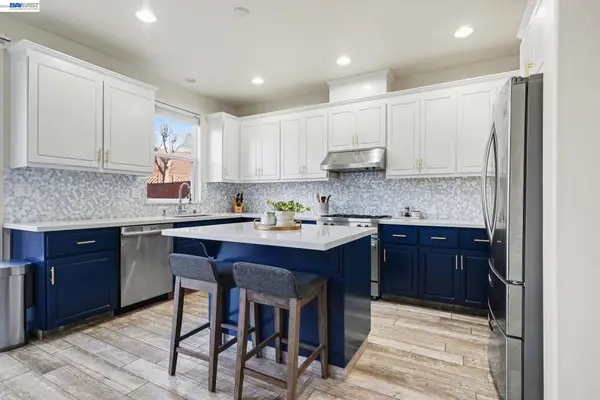 3092 Madsen St, Hayward, CA 94541