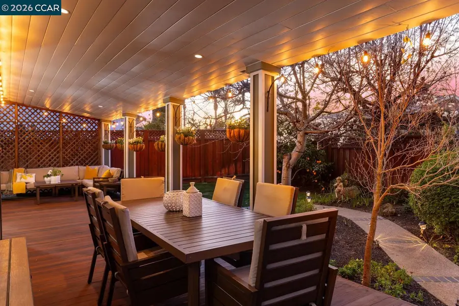 2042 Smith Ln, Concord, CA 94518 - #3