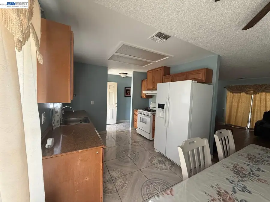 119 Santa Cruz St, Madera, CA 93637 - #3