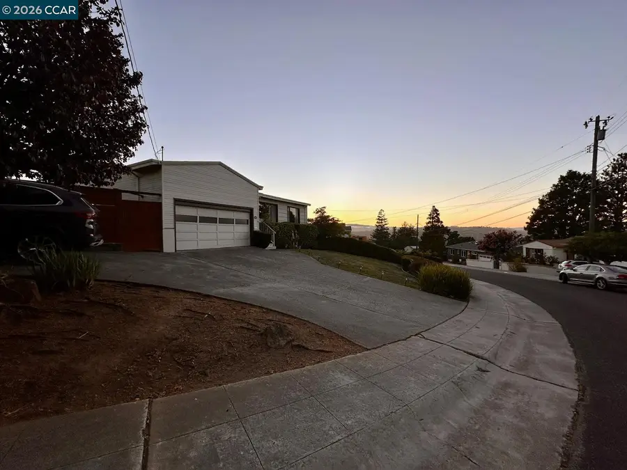 325 Landfair Ave, San Mateo, CA 94403 - #2