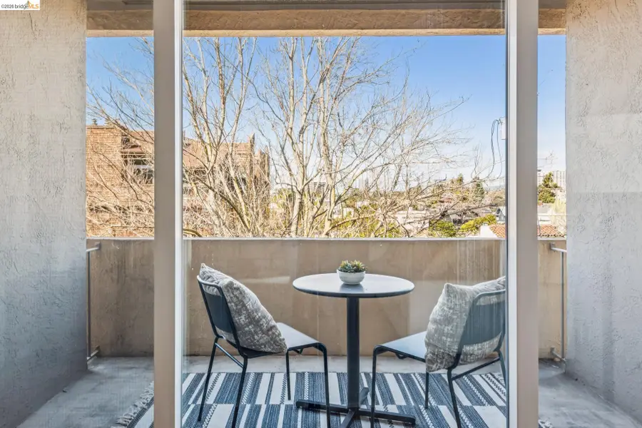 330 Vernon St #301, Oakland, CA 94610 - #2