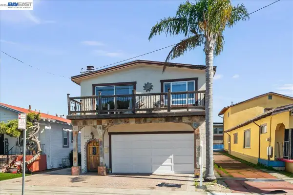 2751 Wallace St, Berkeley, CA 94702