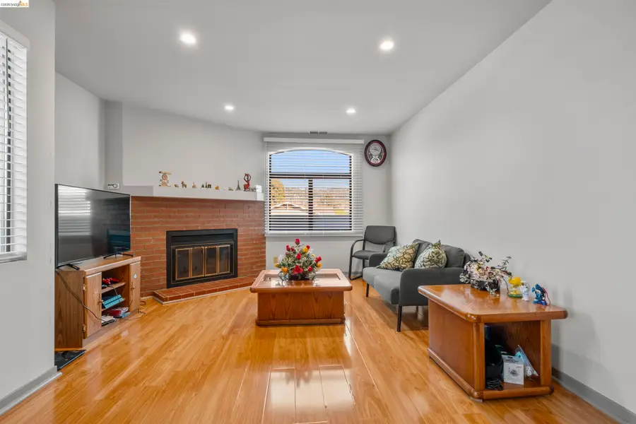 1050 Kains Ave. #B1(3), Albany, CA 94706 - #3