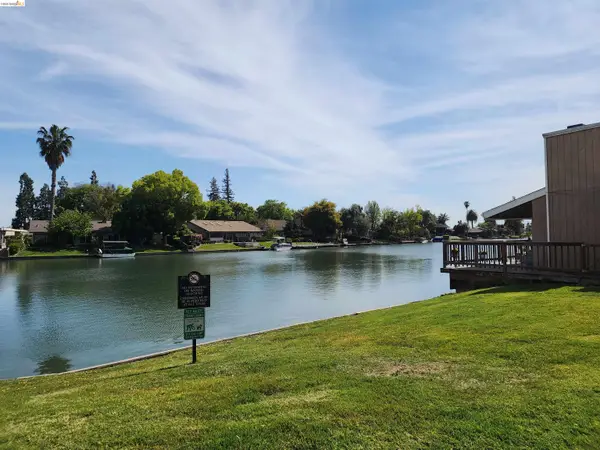 3702 W Benjamin Holt Dr #24, Stockton, CA 95219