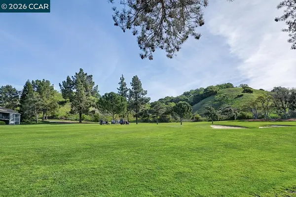 3210 Rossmoor Pkwy #4, Walnut Creek, CA 94595