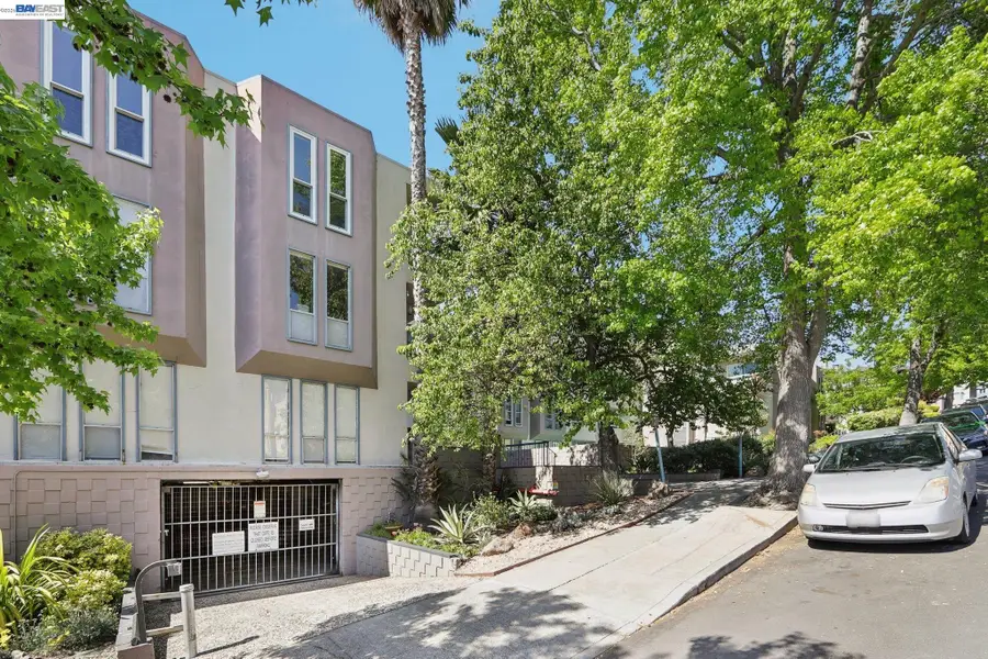 385 Jayne Avenue #205, Oakland, CA 94610 - #2