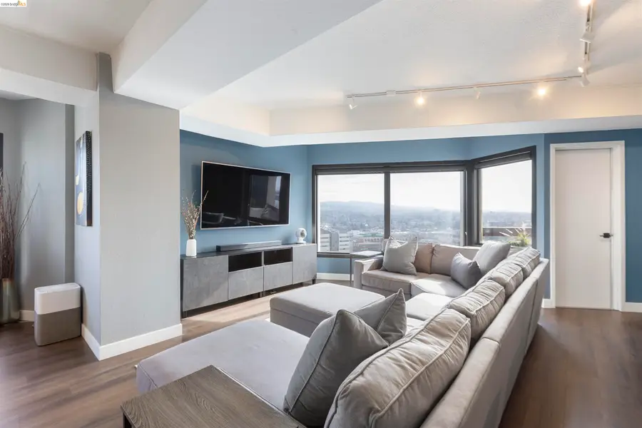 6363 Christie Ave. #2327, Emeryville, CA 94608 - #2