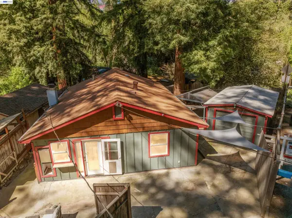 15765 Kings Creek Rd, Boulder Creek, CA 95006