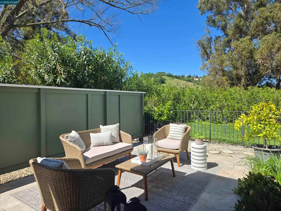 1124 Singingwood Ct #2, Walnut Creek, CA 94595 - #3