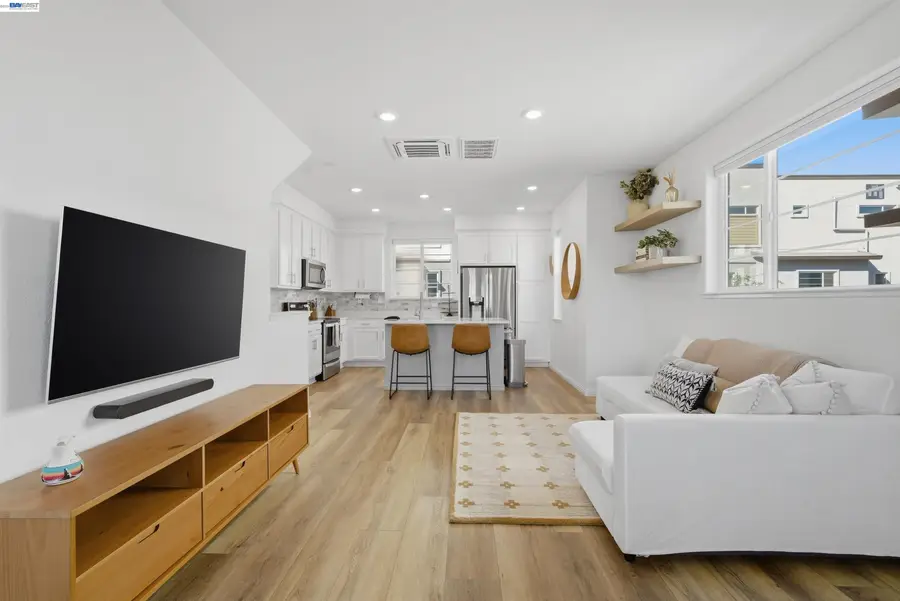 440 Pawnee Ln, Alameda, CA 94501 - #2