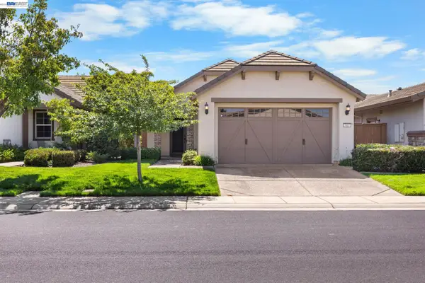 7417 Chatsworth Cir, Elk Grove, CA 95757