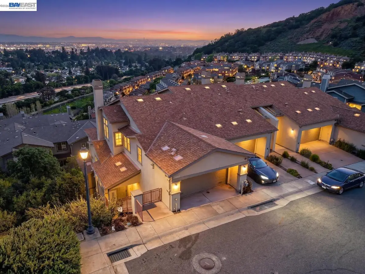 6523 Bayview Dr, Oakland, CA 94605 - #1