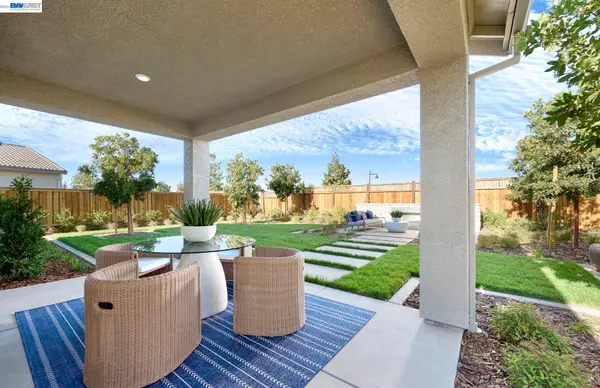 17942 Glen Arbor Way, Lathrop, CA 95330