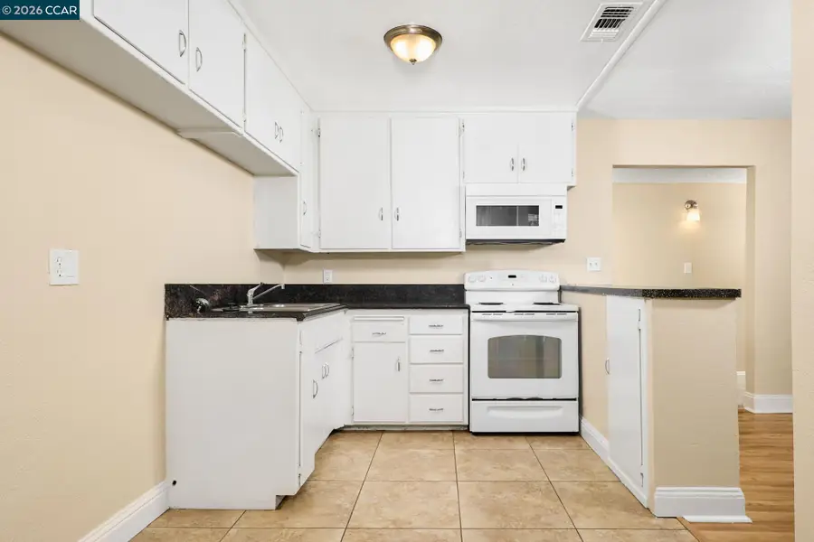 7107 Paladin Way, Rio Linda, CA 95673 - #2