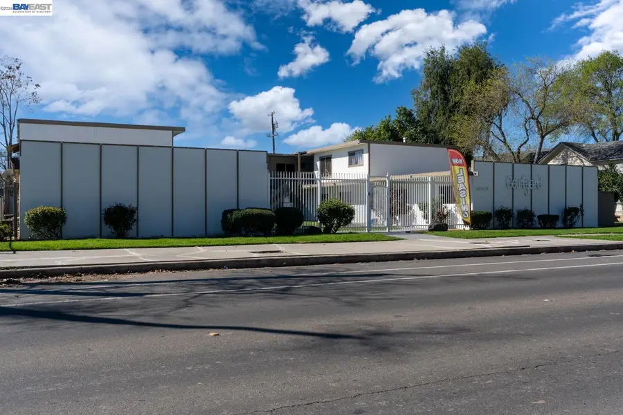 132 W 18th St, Merced, CA 95340 - #2