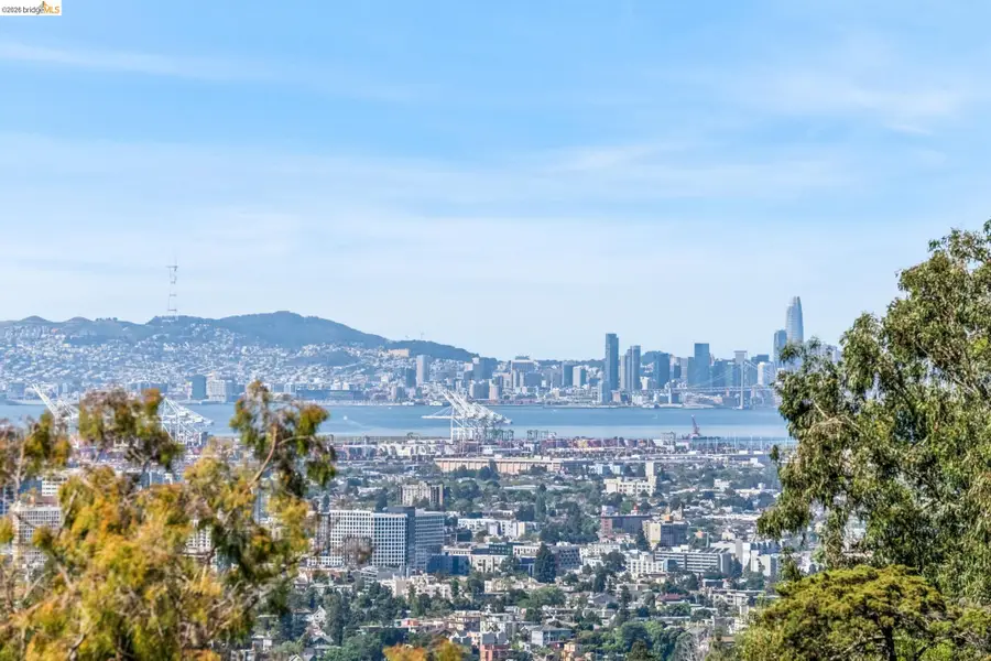 6277 Wood Dr, Oakland, CA 94611 - #3