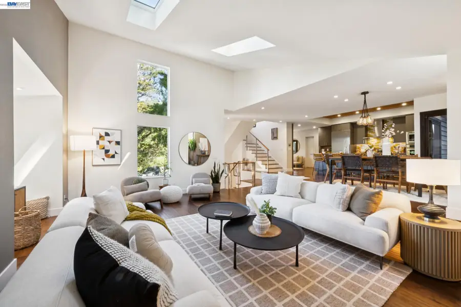 6858 Aitken Drive, Oakland, CA 94611 - #2