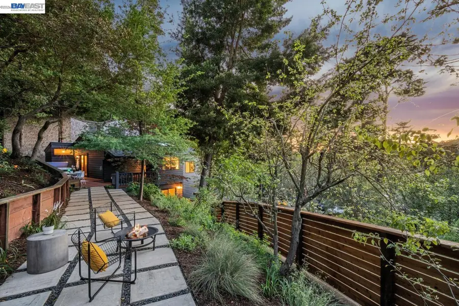 6858 Aitken Drive, Oakland, CA 94611 - #3