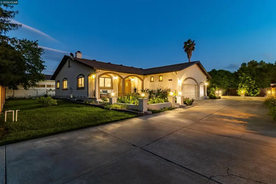 3882 Chestnut Ave, Concord, CA 94519 - #3