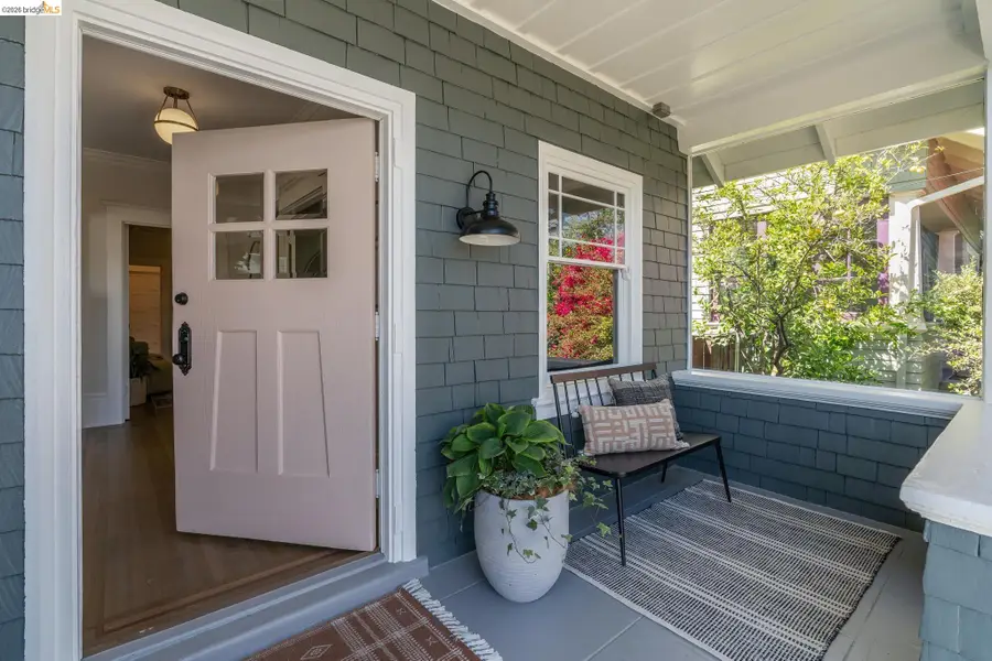 5451 Lawton Ave, Oakland, CA 94618 - #2