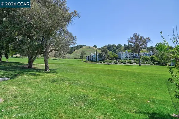 618 Terra California Dr #2, Walnut Creek, CA 94595