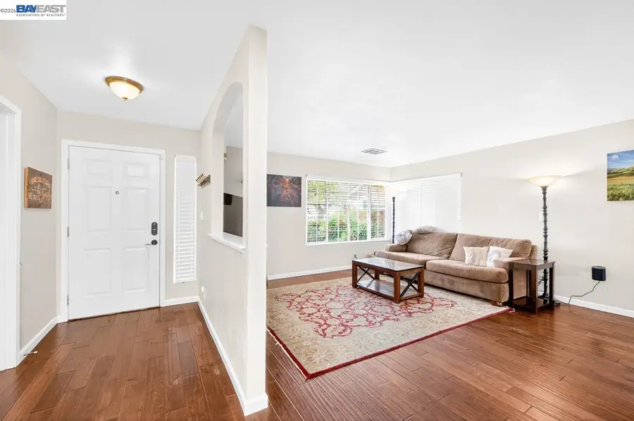 5549 Bridgeport Cir., Livermore, CA 94551 - #3