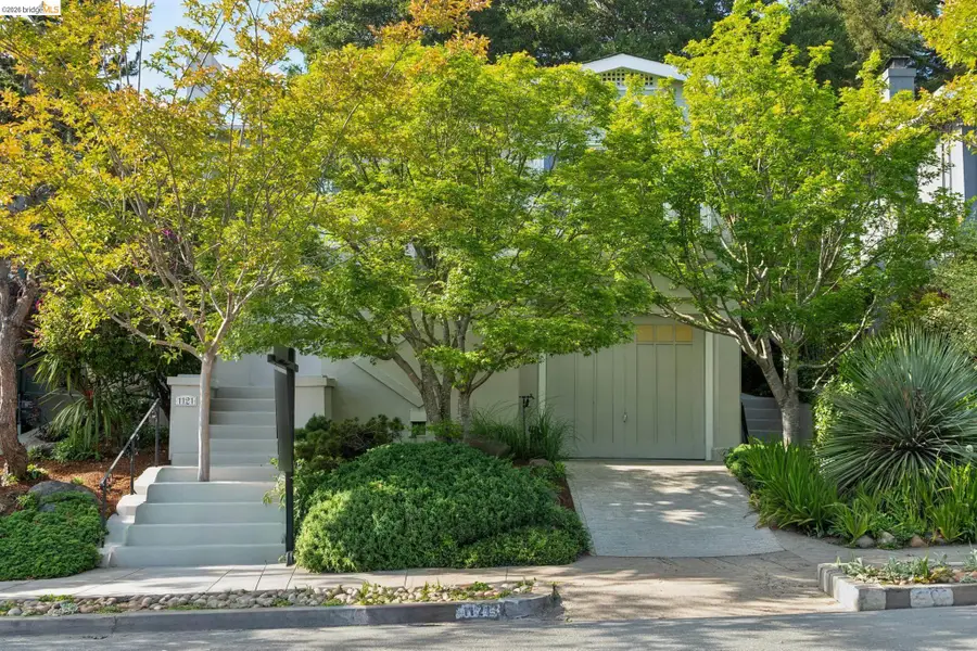 1121 Ranleigh Ave, Piedmont, CA 94610 - #3