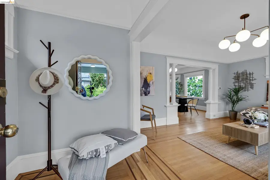 Address Withheld By Seller, Oakland, CA 94609 - #2