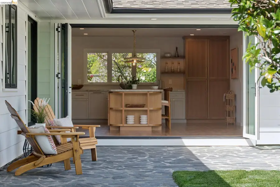 246 Pershing Dr, Oakland, CA 94611 - #3