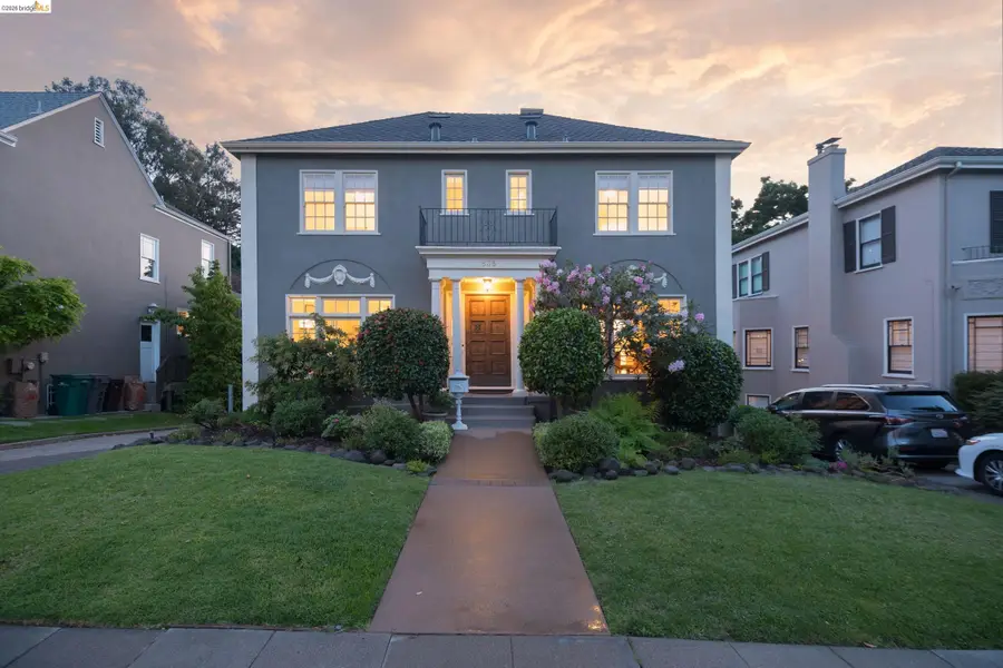 835 Grosvenor Pl, Oakland, CA 94610 - #2