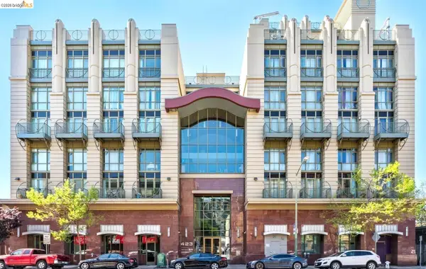 423 7th St #303, Oakland, CA 94607