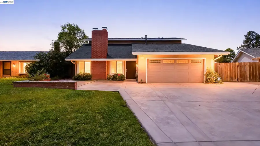 8135 Merion Dr, Newark, CA 94560 - #2