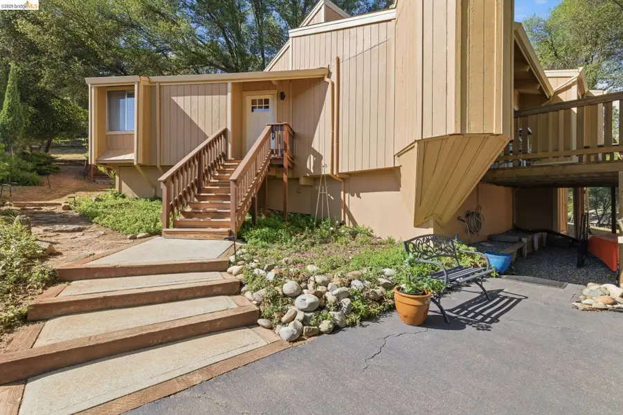 12810 Mount Jefferson St, Groveland, CA 95321 - #2