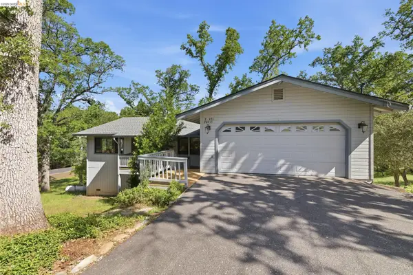 20715 Rising Hill Cir, Groveland, CA 95321