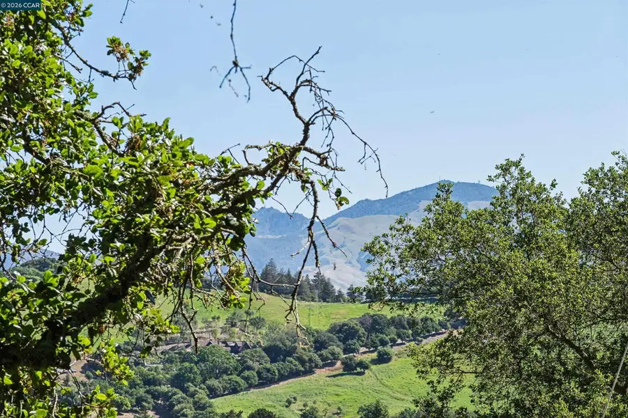 3391 Woodview Dr, Lafayette, CA 94549 - #2